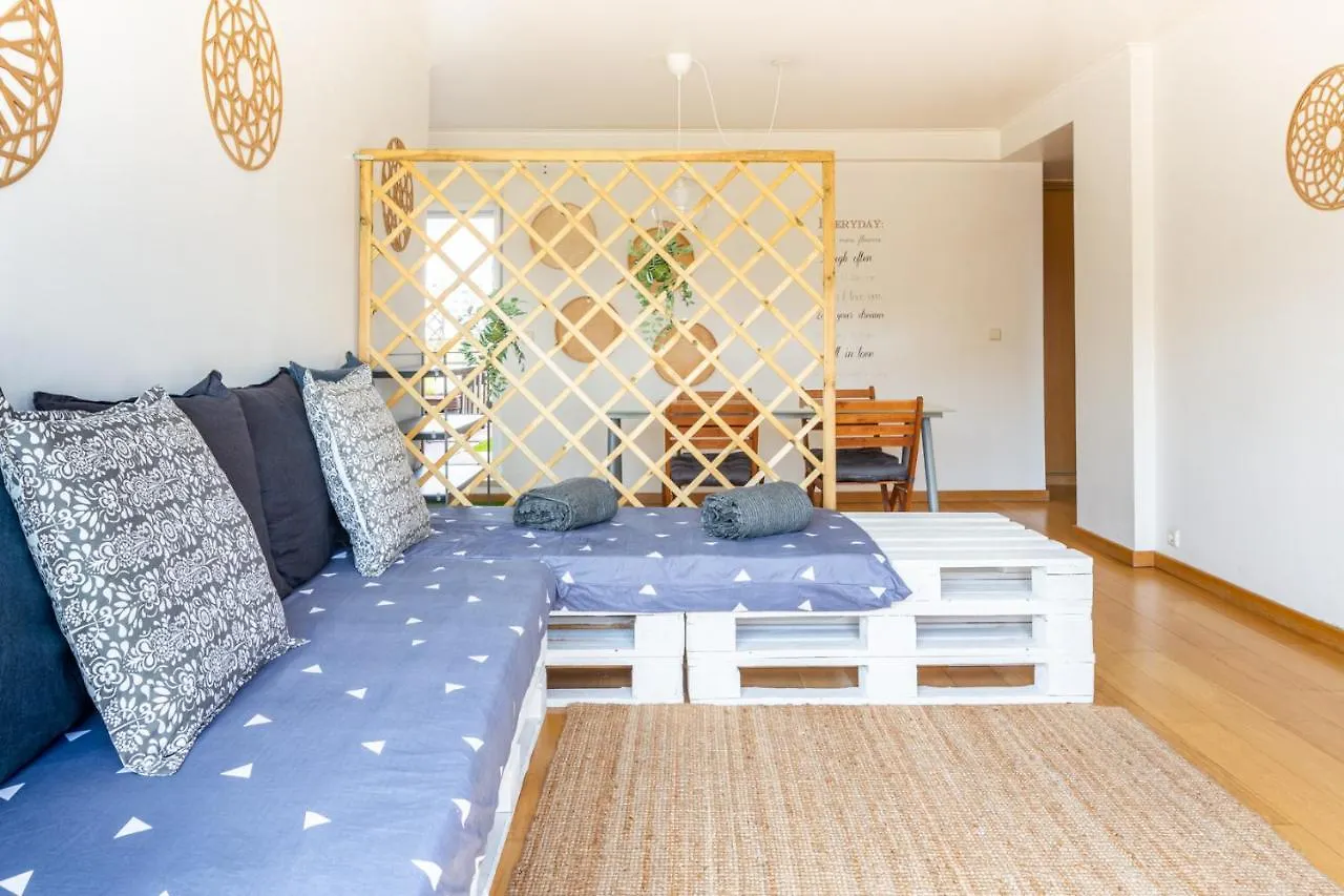 ליסבון One Bedroom Apartment With Stunning River Views And Private Rooftop!