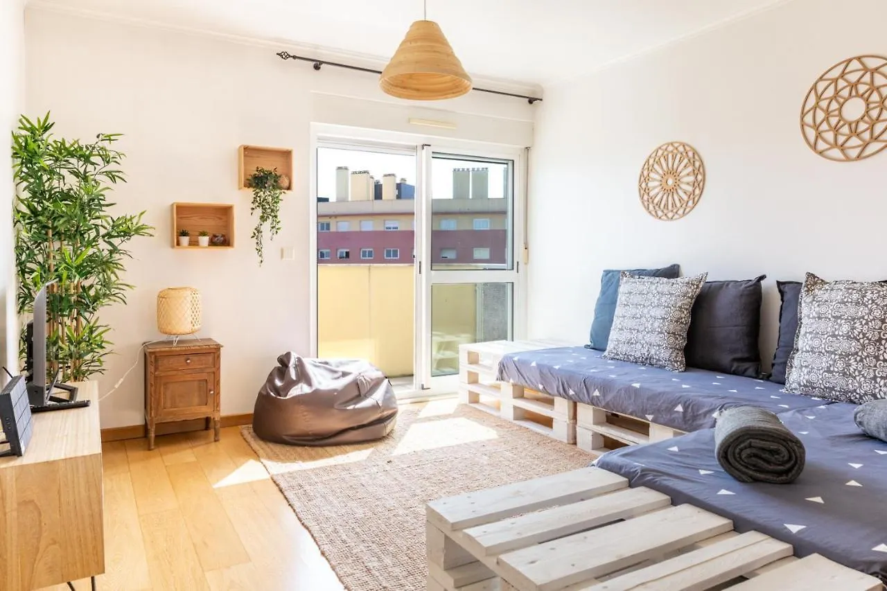 ליסבון One Bedroom Apartment With Stunning River Views And Private Rooftop!