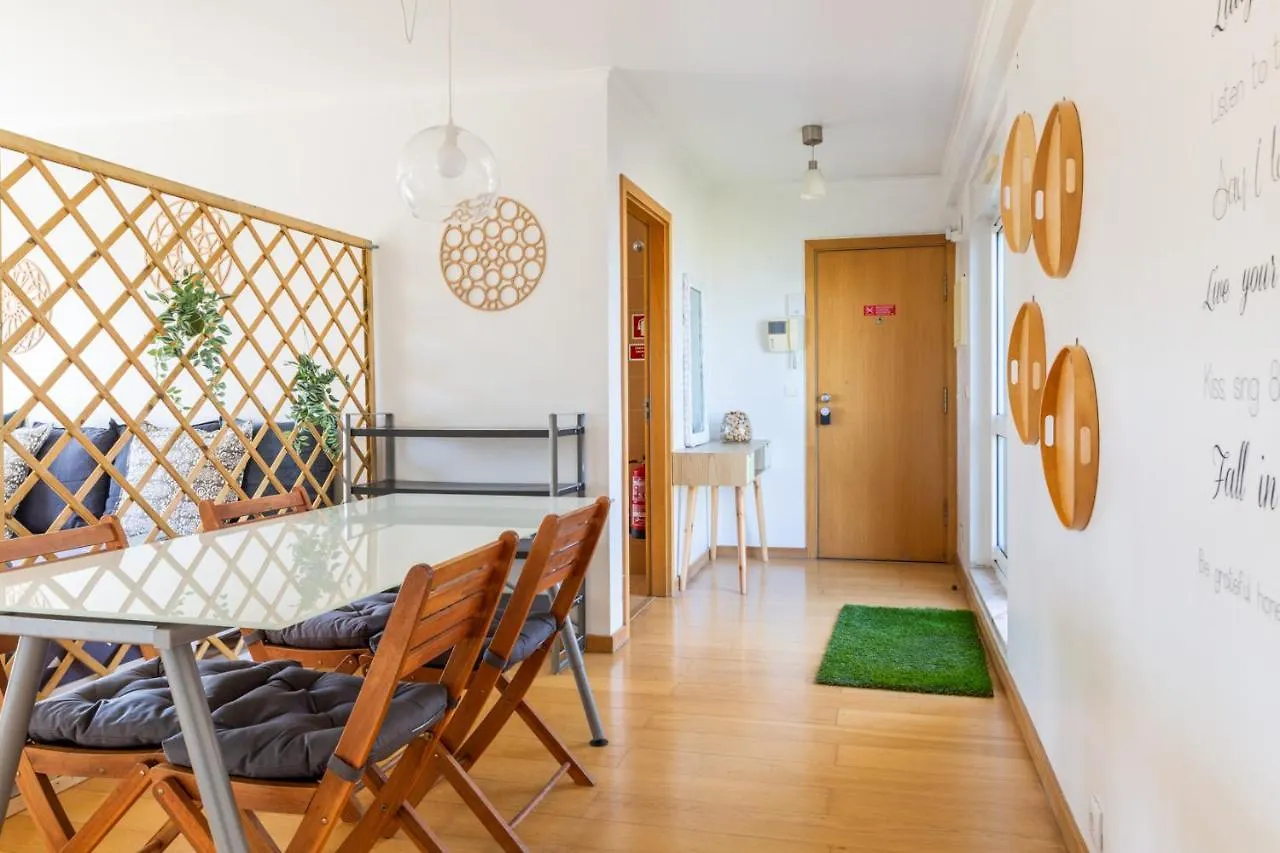 ליסבון One Bedroom Apartment With Stunning River Views And Private Rooftop! פורטוגל